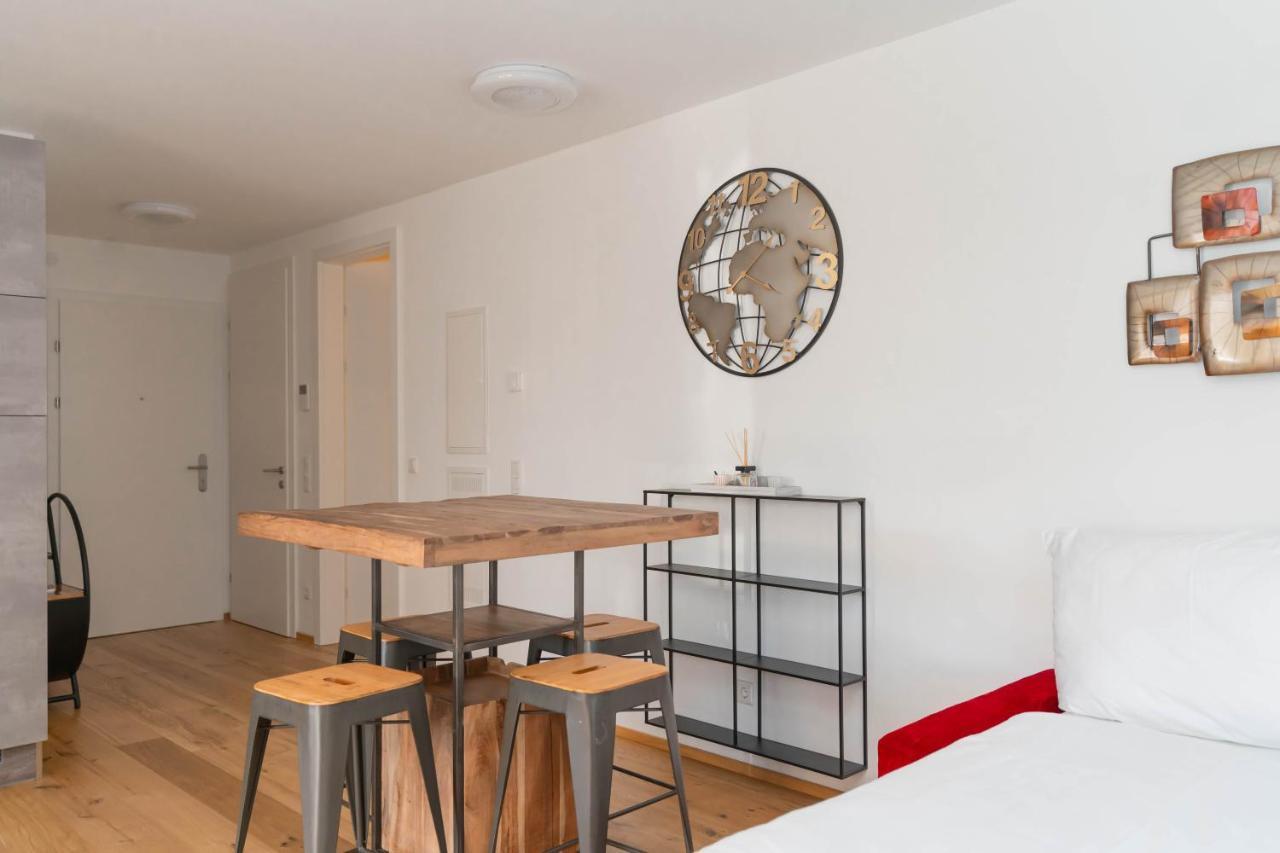 Luxurious Apartment With Big Balcony Near City Center Viena Exterior foto