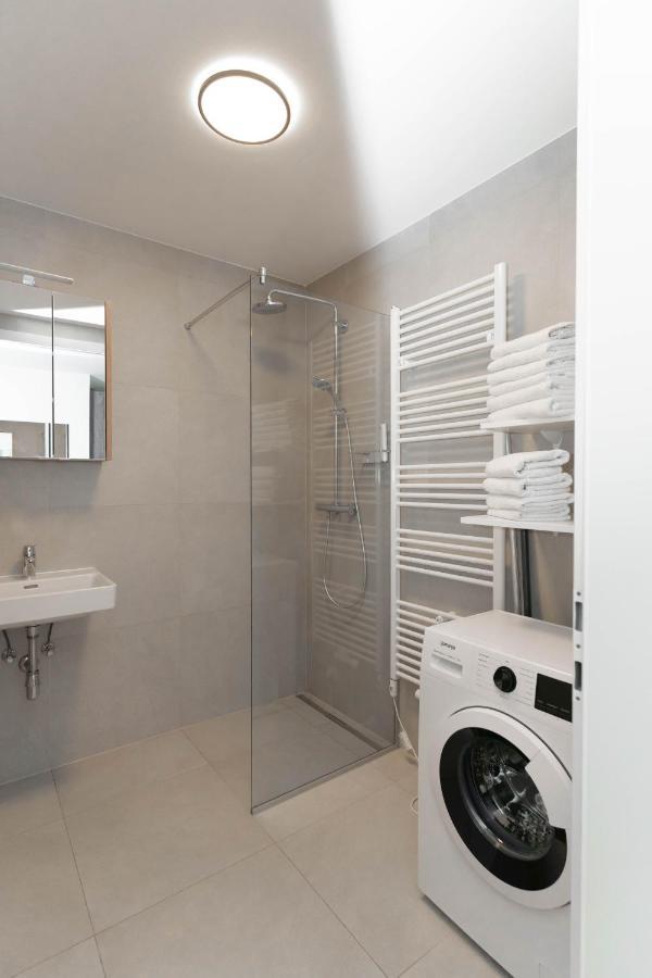 Luxurious Apartment With Big Balcony Near City Center Viena Exterior foto